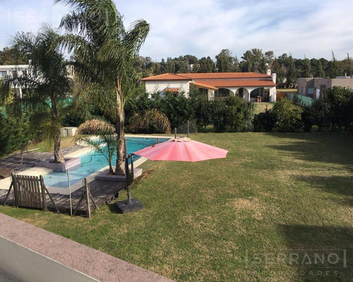 Casa 3 Dorm. 1 Suite, Parque, Piscina Climatizada. Venta En Santa Teresa, Villanueva.