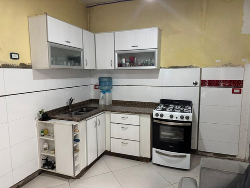 Ph En Venta 3 Ambientes Con Patio Isidro Casanova