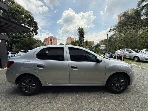 Renault Logan Authentique 1.6 Mecanico
