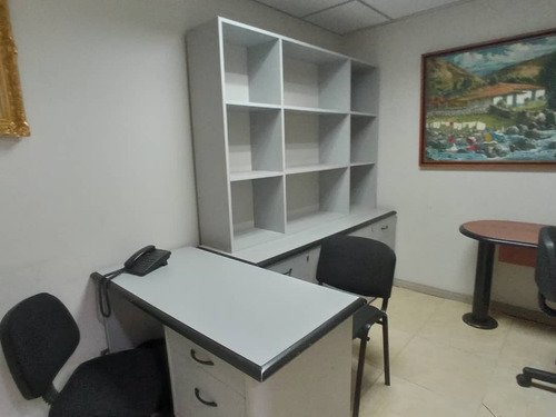 Venta/ Oficina/ Plaza Venezuela/ 5cubiculos/ 84m2