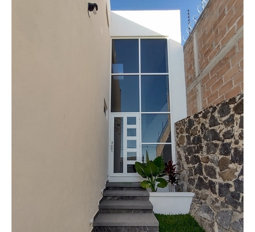 Casa Minimalista En Venta En Brisas De Cuernavaca, Temixco Morelos.