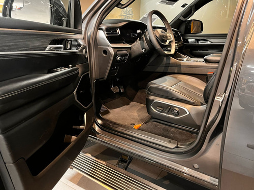 Jeep Wagoneer 2023