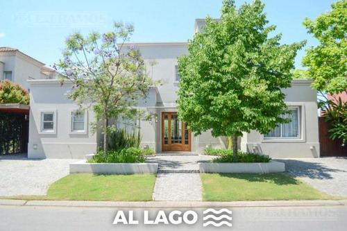 Imagen 2 de 28 de Casa En Venta En Santa Barbara