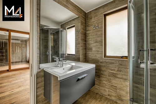 Departamento Amplio En Arriendo De 4 Dorm. En Las Condes