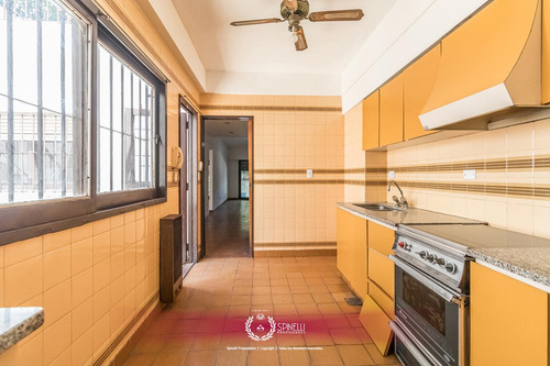 Venta Casa 4 Ambientes Local 246m² Construidos Sobre Terreno De 95m² Usaa 821m² Vendibles