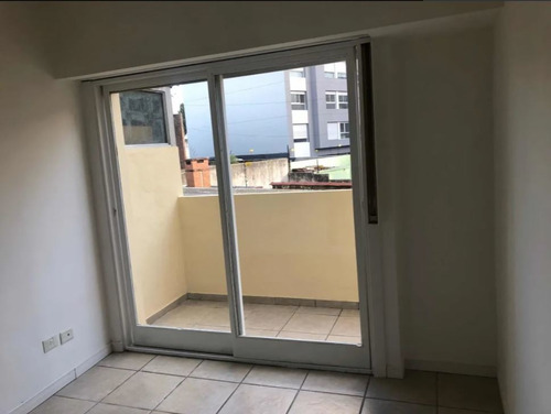 Imagen 13 de 13 de Depto 2 Amb C/ Patio Centrico // Sargento Cabral 207