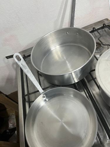 Kit Sartenes - Sartén N22 Freidora N24 Salsera N20 Con Tapa Gris