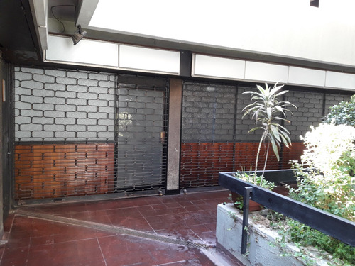 Amplio Local En Planta Libre En Galería 2° Nivel