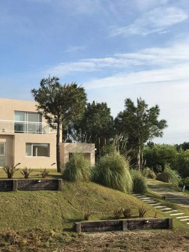 Casa En Venta Costa Esmeralda, Barrio Maritimo