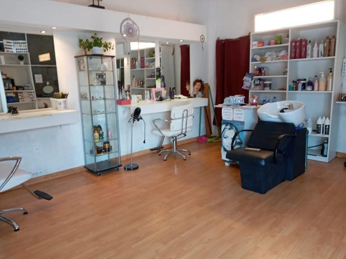 Venta Local De Peluquería Y Barbería 