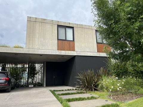 Lindisima Casa Moderna En Venta En Barrio Virazon, Nordelta