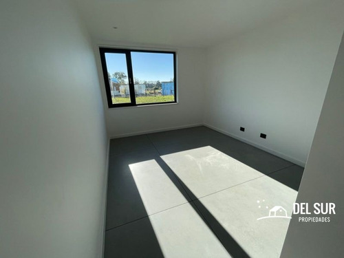 Casa Nueva, Moderna Y Con Excelente Aislación