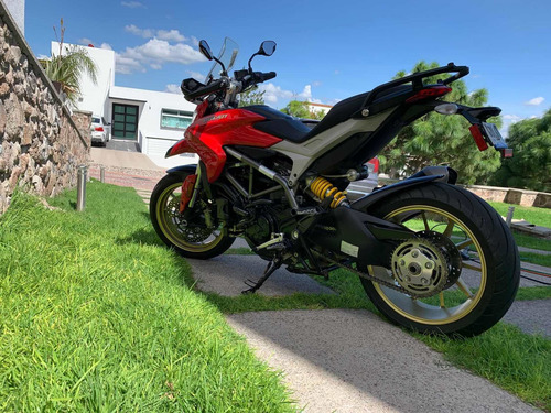 Imagen 2 de 10 de Ducati Hyperstrada