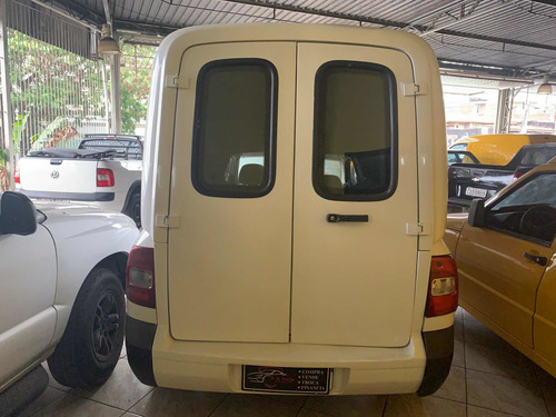 Imagem 14 de 15 de Volkswagen Saveiro Cs 2016 Flex St Mb