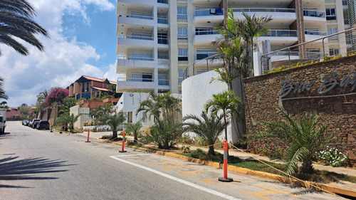 Re/max 2mil Vende Apartamento En Urb. Vistamar, Las Casonas, Playa Moreno, Mun. Maneiro, Isla De Margarita, Edo. Nueva Esparta