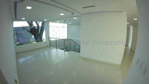 Imagen 1 de 14 de Casa En Venta En Cumbres De Curumo 21-25149 Carolina Fermoso 0424-2083128