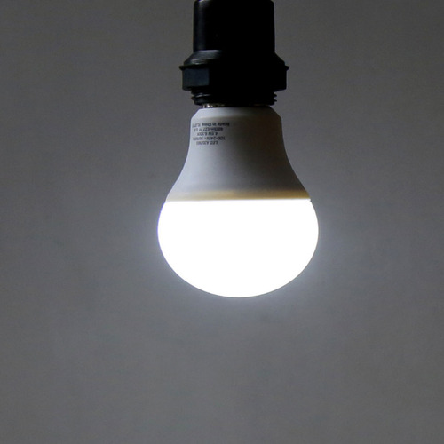 Kit Lampada Led Globo Bulbo Redonda 9 W 100-240v Bivolt 5pç