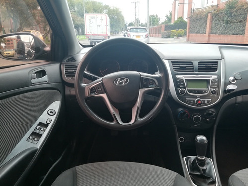 Hyundai I25 2012