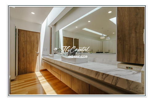 Residencia Con Cascada Y Alberca - Zibatá Qro.