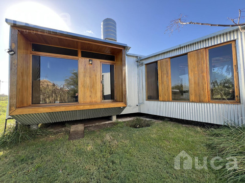 Venta | Casa Nueva De Increible Diseño En Magico Entorno Natural Sobre Laguna