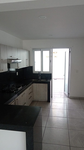 Casa En Fraccionamiento Bosque Real, Colima, Excelente Ubicación