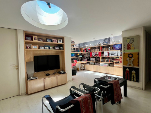 Remodelado 4 Dormitorios + 3 Baños + Servicios!