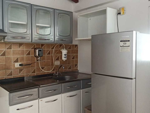 Townhouse Casa En Venta En Loma Linda. Posee Terraza Con Vista