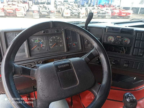 Imagem 8 de 12 de Volvo Fh 12 380 4x2 2001 Toco