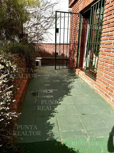 Penthouse En Edificio 2 Plantas, Vista Mar, Terrazas 65 M, 1 Suite, 1 Con Gran Baño, Lavarropa, Cocina Integrada, Supervistas Rambla Veleros - Ref: 245
