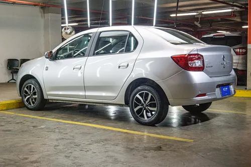 Renault Logan 1.6 Privilege / Intens