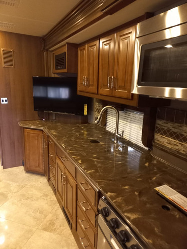 Imagen 3 de 13 de Motorhome Fleetwood Discovery 2014