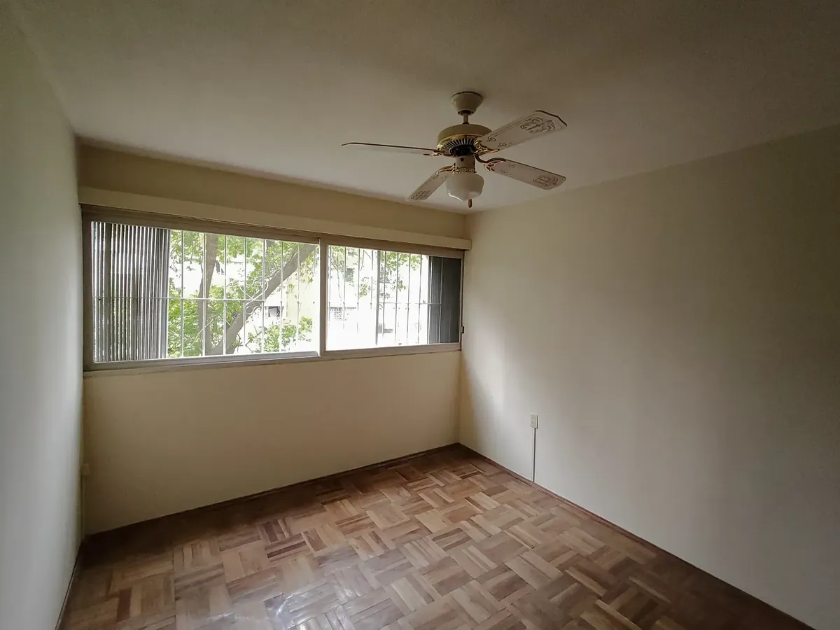 Alquiler Apartamento De 3 Dormitorios En Euskalerría 71, Con Garaje · Foto 2