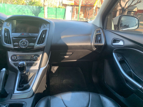Imagen 12 de 18 de Ford Focus 4p 2.0l N Mt Titanium