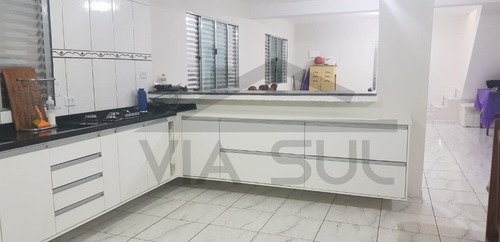Imagem 26 de 27 de (5.800 M²) Aconchegante Chácara À Venda Em Juquitiba/sp, Contendo Casa Sede Estilo Sobrado, Área De Festas Com Churrasqueira, Integrada Com A Piscina! - 267 - 71047927