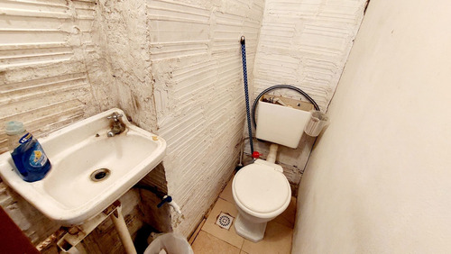 Imagen 8 de 11 de Local Comercial Con Baño En Monte Grande!