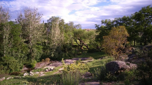 1 Hectárea De Campo Con Arroyo De Agua Dulce Que Atraviesa El Lote