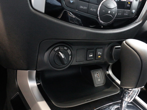 Imagem 14 de 14 de Nissan Frontier 2.3 Td Cd Le 4x4 (aut)
