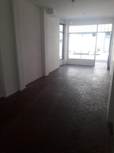 Imagen 3 de 4 de Local Pb Bº Alberdi Con Renta A 2 Cuadras Plaza Colon