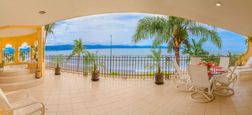 Imagen 2 de 9 de Condo Frente A La Playa, Marina Vallarta $1,085,000 Usd
