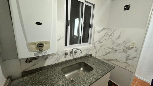 Av Cordoba 2800, Departamento Monoambiente En Barrio Norte, Frente Plaza Monseñor