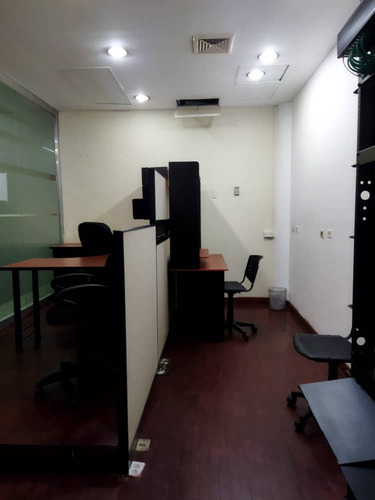Oficina En Alquiler En Ccp, Av. Alirio Ugarte Pelayo
