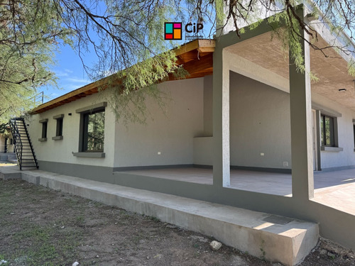 Venta De Casa En Carpinteria A Minutos De Merlo