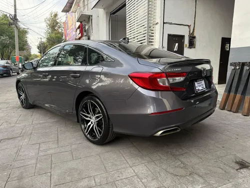 Honda Accord 2.0 Touring At