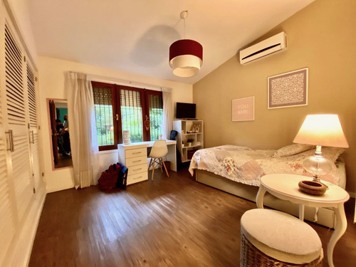 Casa En Venta De 3 Dormitorios En Playa Mansa