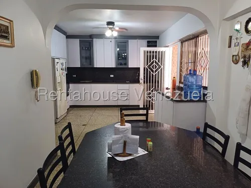 Casa En Venta Montalbán I