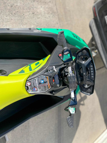 Imagen 8 de 12 de Moto De Agua Sea Doo Spark Trixx 2up - 14hs. 2022