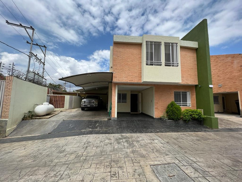 Imagen 1 de 27 de E N Venta Townhouse, El Rincón Naguanagua Rc - Ag Rex