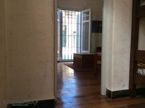 Casa En Venta, 3 Dormitorios, 2 Baños Juan Jacobo Rousseau , Unión.