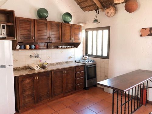 Imagen 9 de 15 de Alquiler Casa En Punta Del Diablo Amplio Terreno Sobre El Mar