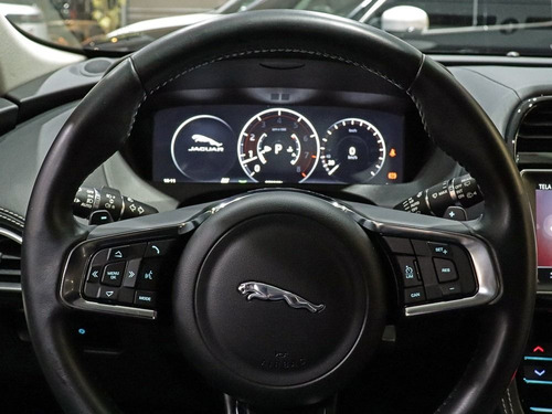 Imagem 9 de 14 de Jaguar F-pace R-sport 3.0 340cv